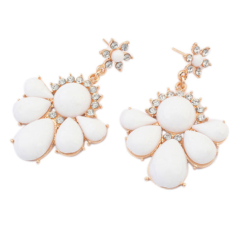 White Flowers Earrings