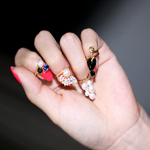 Black Cat & Pearls Nail Rings Set